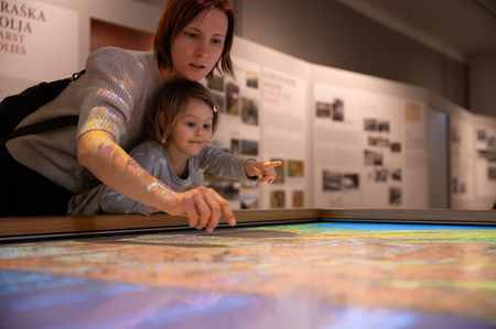 Kras na touchscreenu (foto: Žan Kafol)